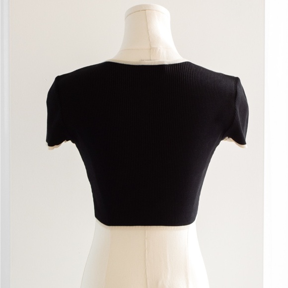 Chanel Spring 1995 Black White 95P Crop Cardigan - Picture 4 of 11